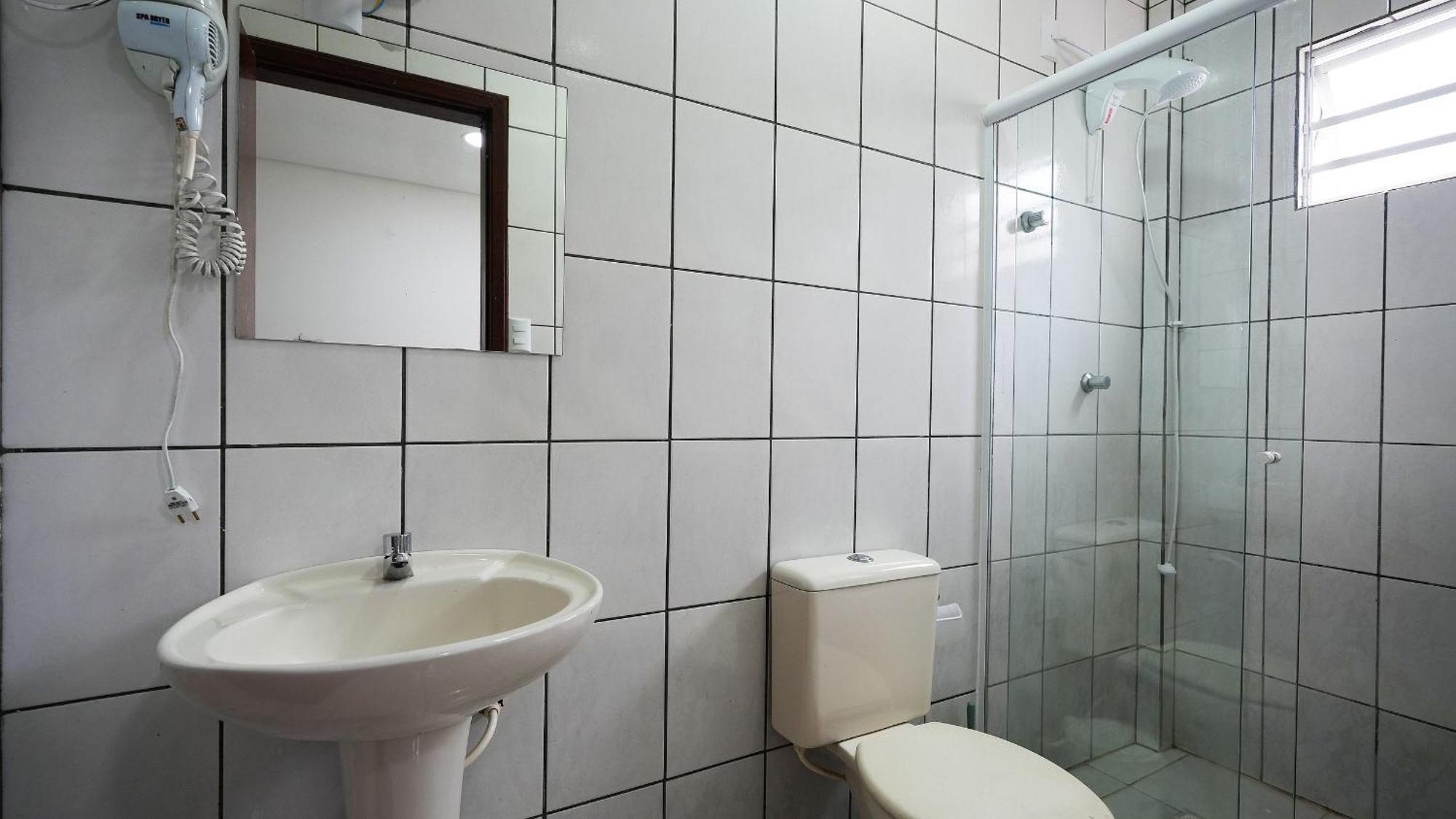 Residencial Adolfo - Mestre Naro بومبينهاس المظهر الخارجي الصورة