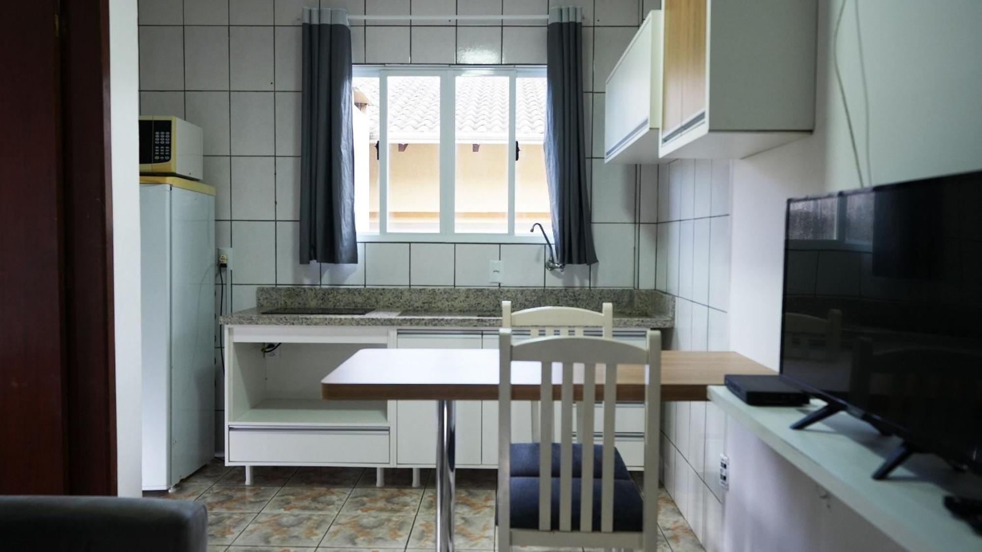 Residencial Adolfo - Mestre Naro بومبينهاس المظهر الخارجي الصورة